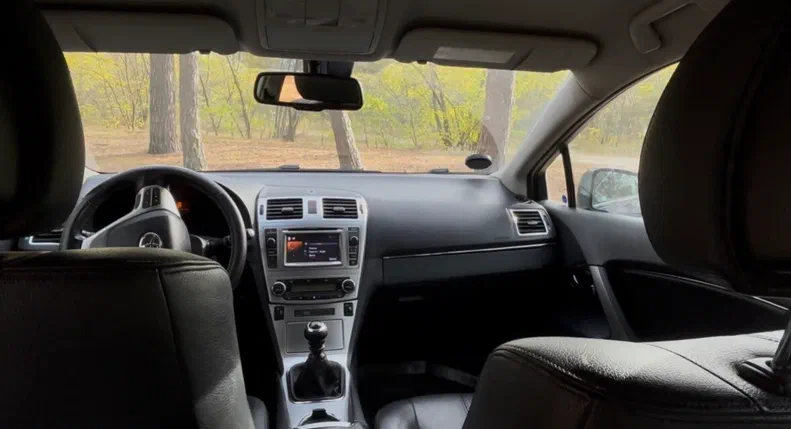 Toyota Avensis 2012 - 7