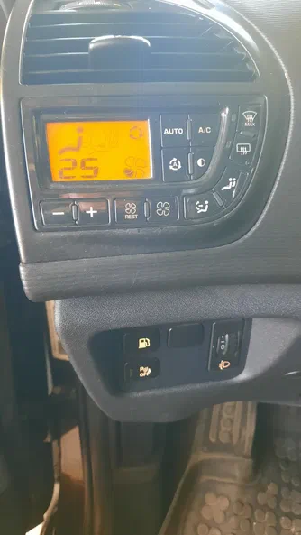 Citroen C4 Picasso 2011 - 16