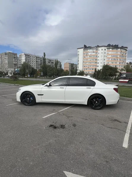 BMW 7 серии 2013