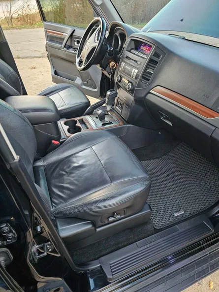 Mitsubishi Pajero 2007 - 8