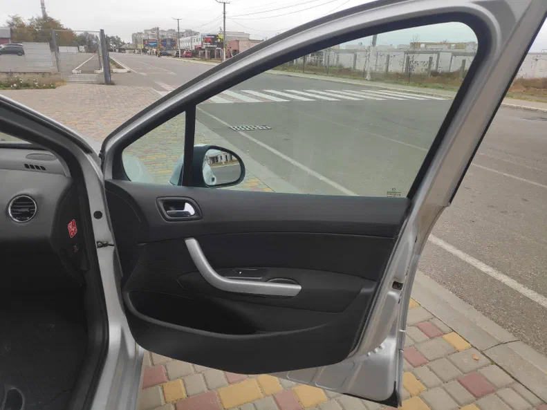 Peugeot 308 2010 - 23