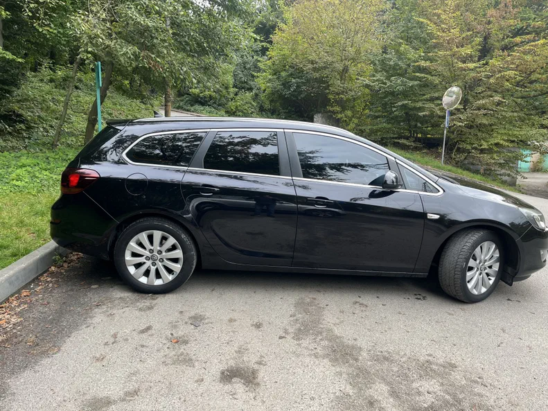 Opel Astra 2011 - 19