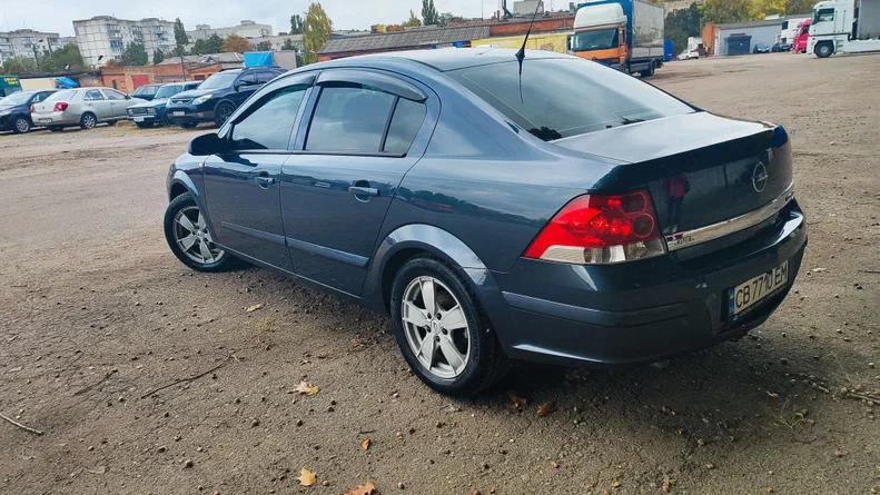 Opel Astra 2008 - 14