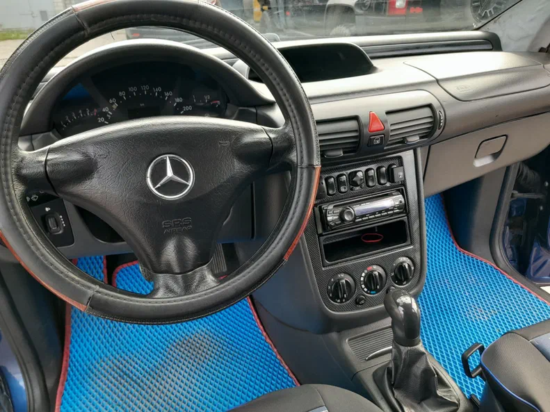 Mercedes-Benz Vaneo 2002 - 9