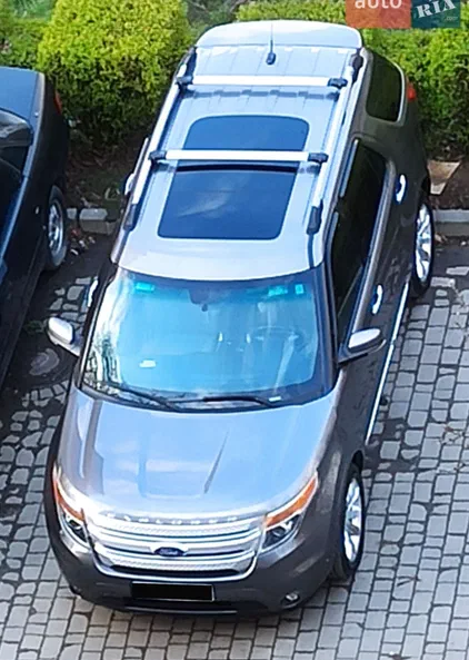 Ford Explorer 2011 - 8
