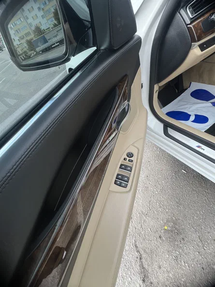 BMW 7 серія 2013 - 13
