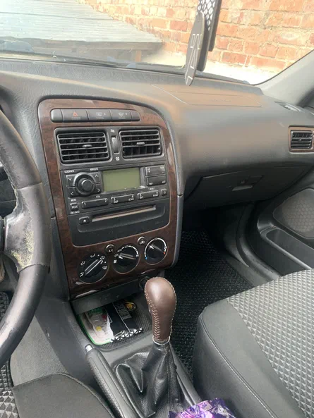 Toyota Avensis 2001 - 8