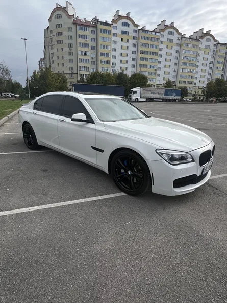 BMW 7 серии 2013
