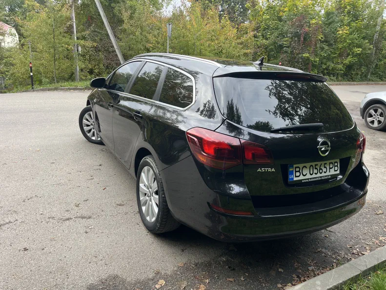 Opel Astra 2011 - 13