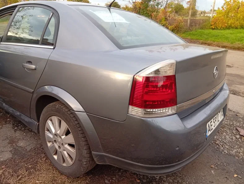 Opel Vectra 2004 - 13