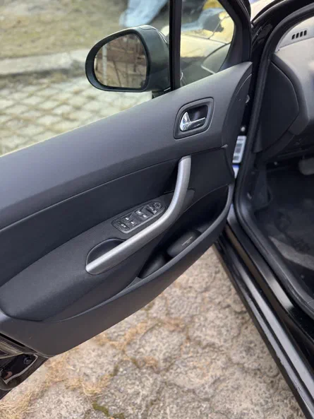 Peugeot 308 2008 - 8