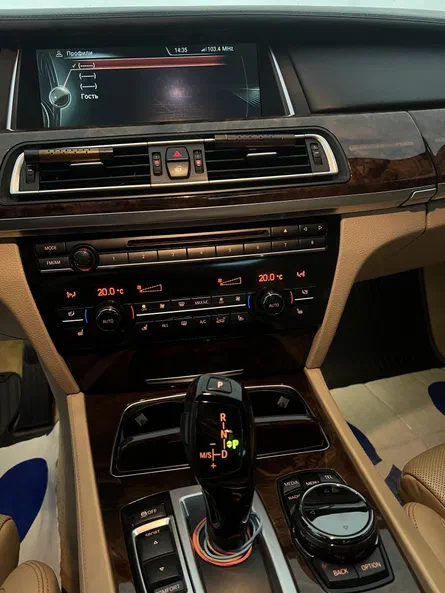 BMW 7 серія 2013 - 19