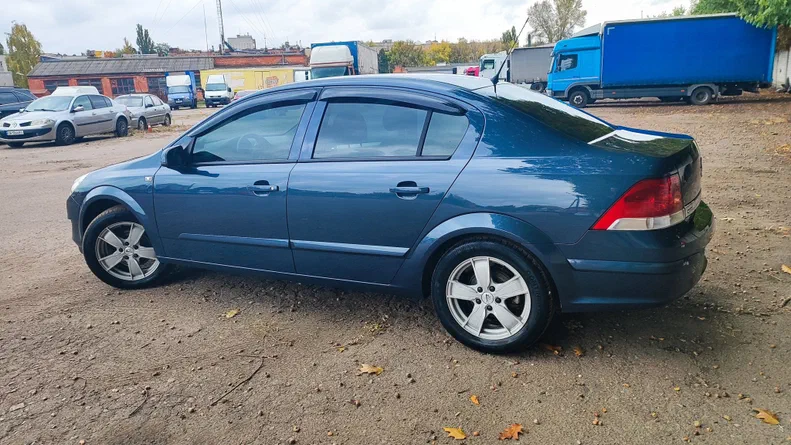 Opel Astra 2008 - 13