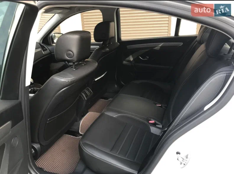 Renault Laguna 2012 - 15