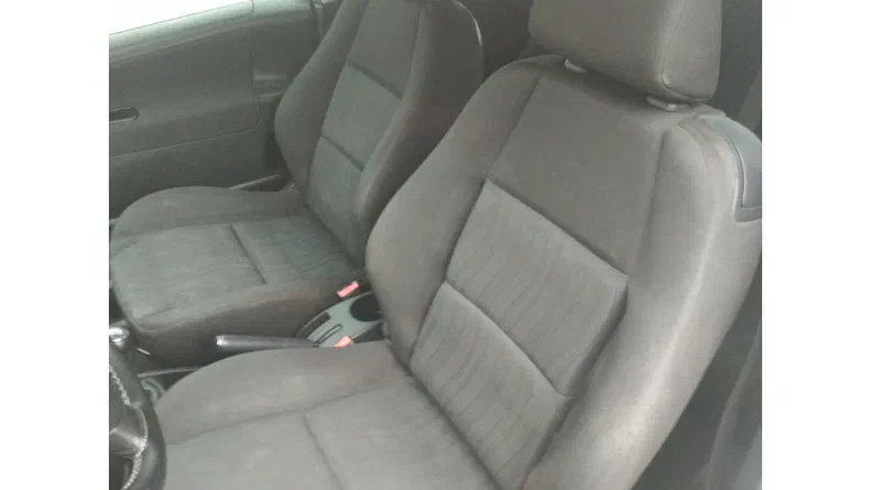 Peugeot 207 2008 - 18