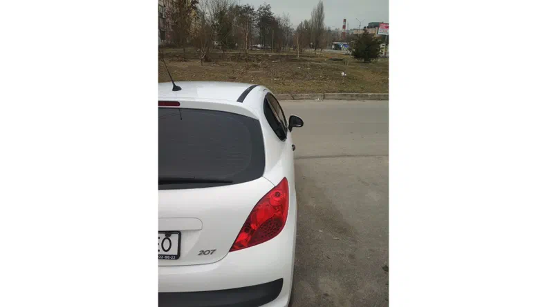 Peugeot 207 2008 - 17