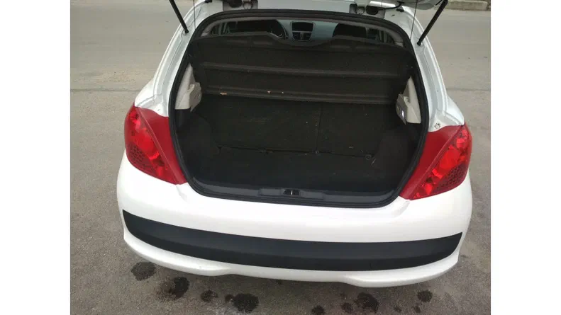 Peugeot 207 2008 - 23