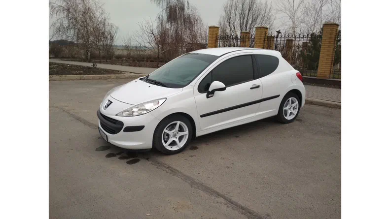 Peugeot 207 2008 - 10