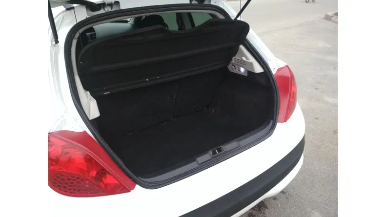 Peugeot 207 2008 - 24