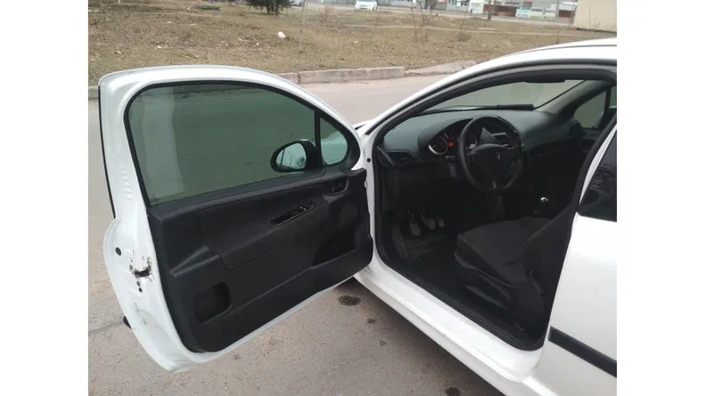 Peugeot 207 2008 - 13