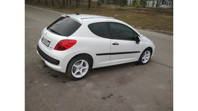 Peugeot 207 2008 - 5
