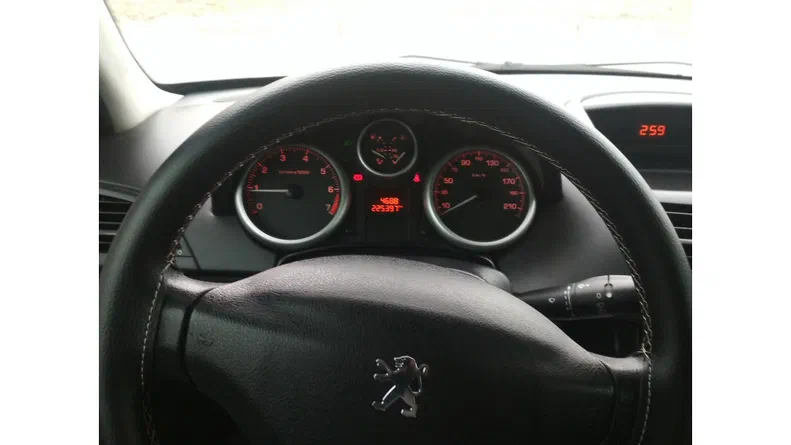 Peugeot 207 2008 - 25