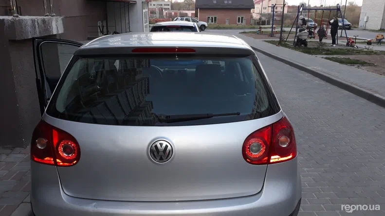 Volkswagen Golf 2004