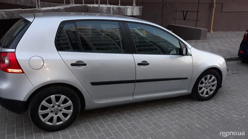 Volkswagen Golf 2004