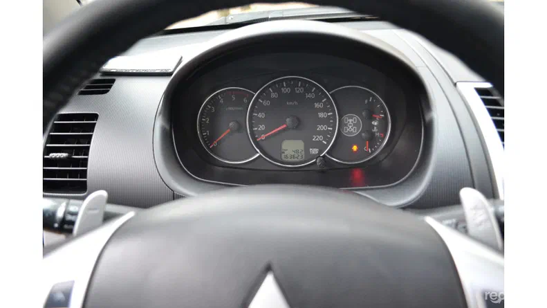 Mitsubishi Pajero Sport 2010 - 15