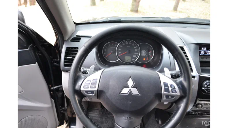 Mitsubishi Pajero Sport 2010 - 14