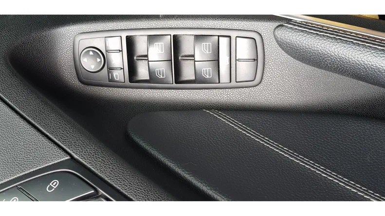 Mercedes-Benz M-Клас 2009 - 25