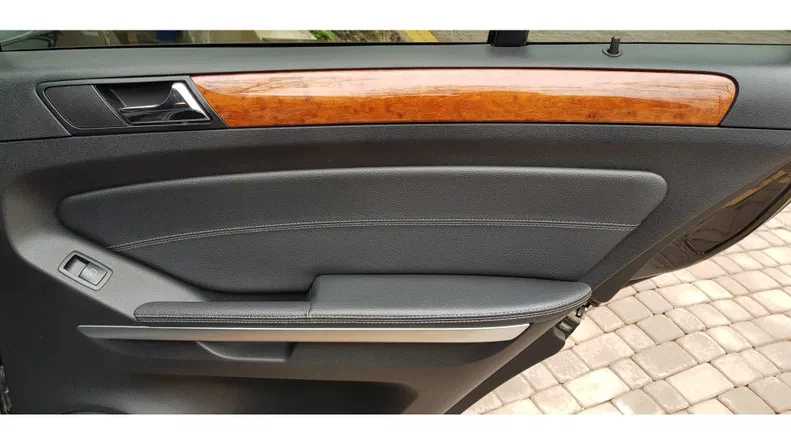 Mercedes-Benz M-Класс 2009