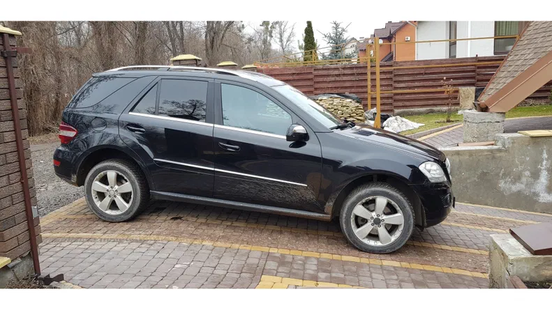 Mercedes-Benz M-Клас 2009 - 22