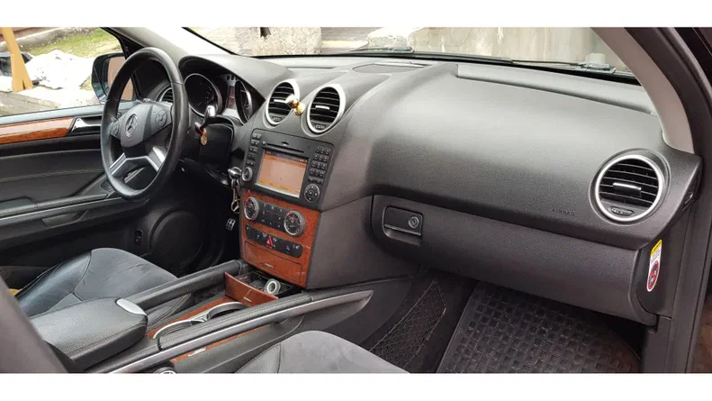 Mercedes-Benz M-Класс 2009