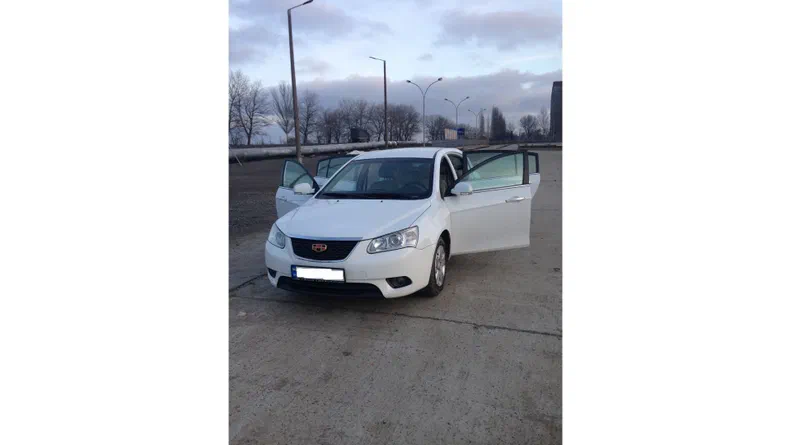 Geely Emgrand EC7 2013