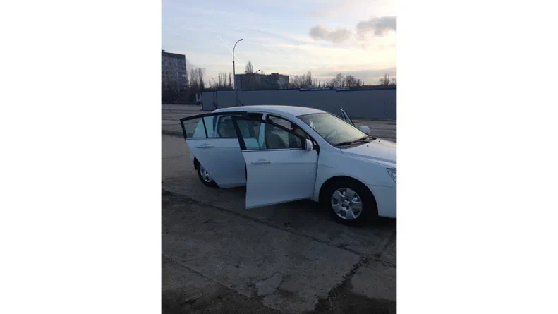 Geely Emgrand EC7 2013