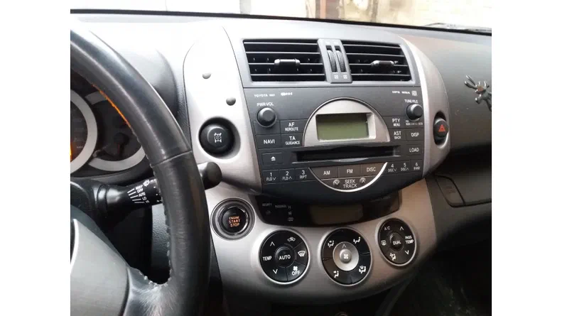 Toyota RAV4 2008 - 9