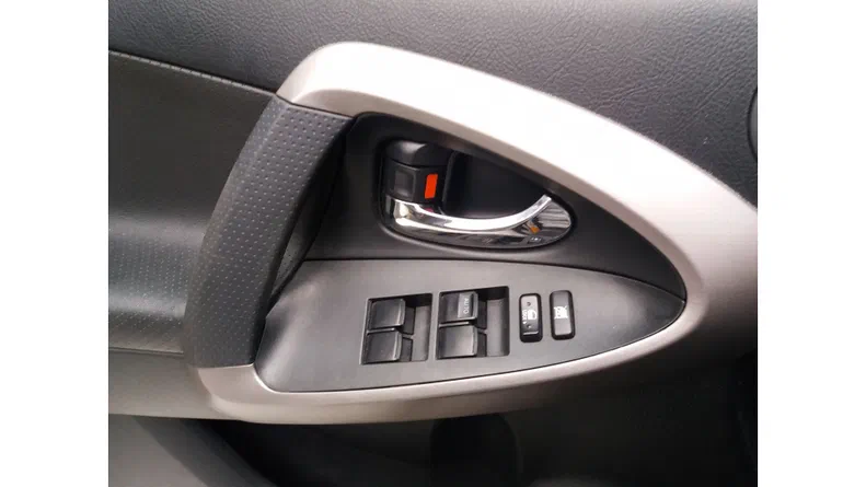 Toyota RAV4 2008 - 11