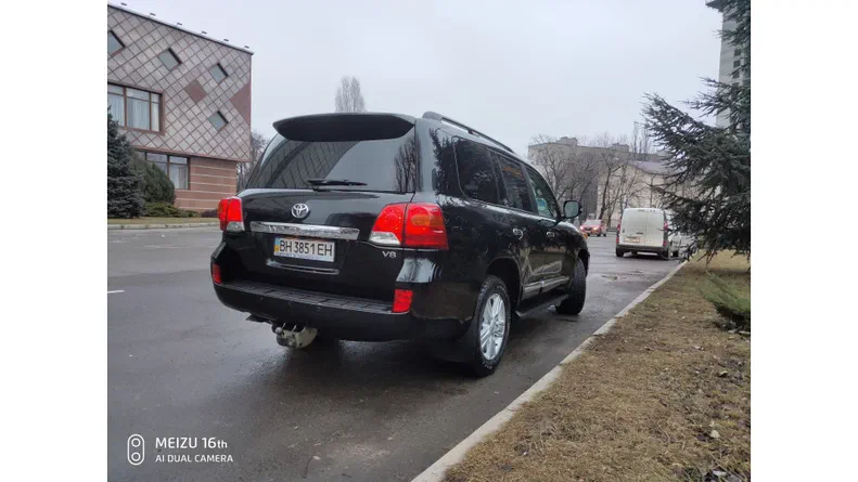Toyota Land Cruiser 2012