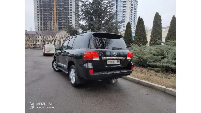 Toyota Land Cruiser 2012