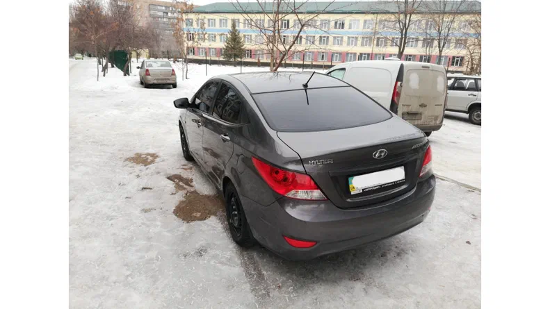Hyundai Accent 2013 - 5