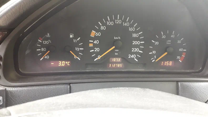 Mercedes-Benz E-Клас 1996 - 10