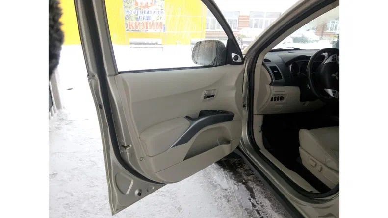 Mitsubishi Outlander 2008 - 11