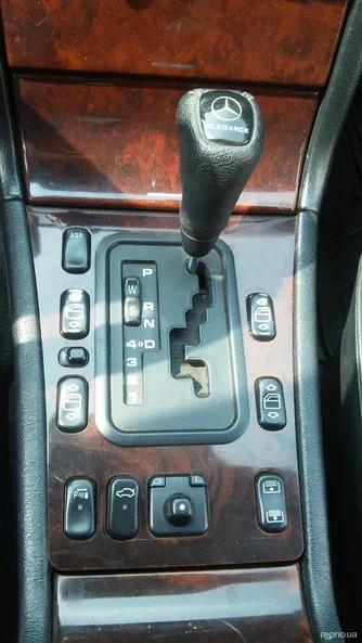 Mercedes-Benz E-Клас 1998 - 34