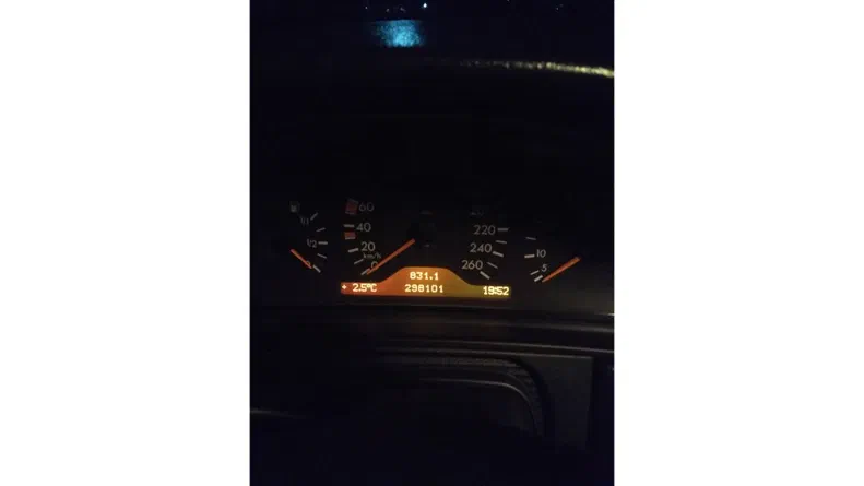 Mercedes-Benz E-Клас 1998 - 21