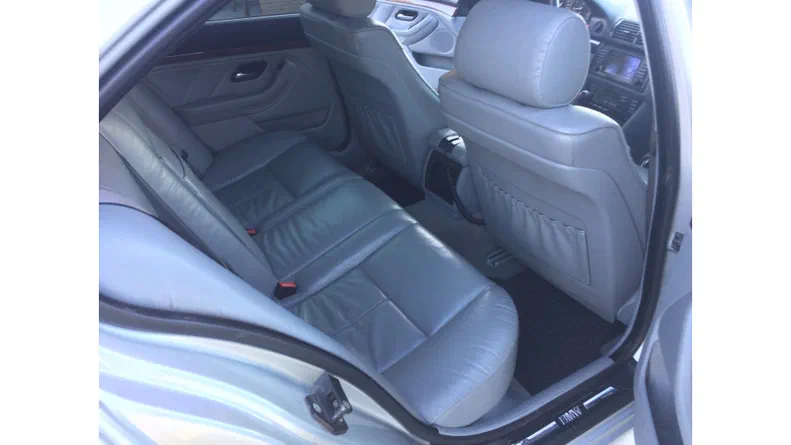 BMW 5 серія 2001 - 7