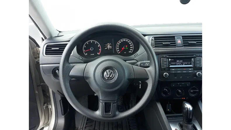 Volkswagen Jetta 2013 - 9