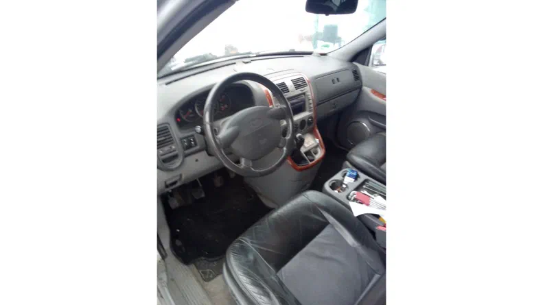Kia Carnival 2004 - 9