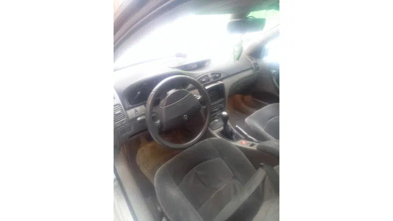 Renault Laguna 2001 - 1