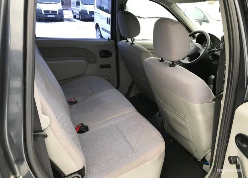 Renault Logan 2006 - 7